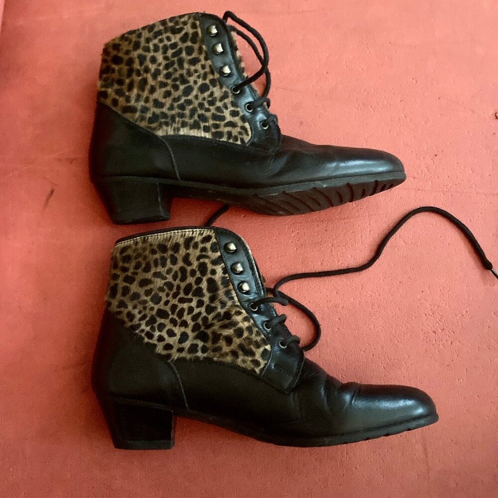 Cool animal print ankle boots by Monnalisa, Size 40